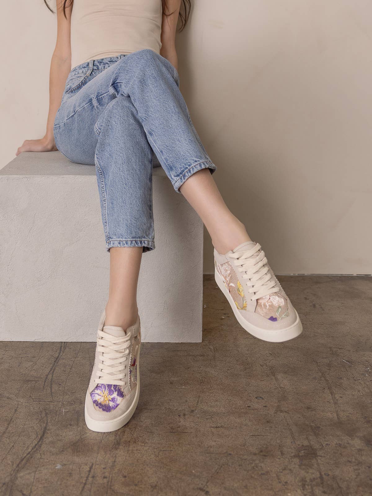OASIS SOCIETY - The Tammi | Light Grey Floral Applique Sneaker