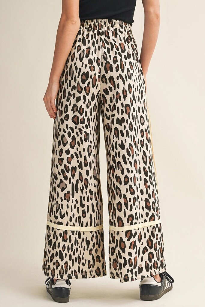 Leopard wide leg cropped pants