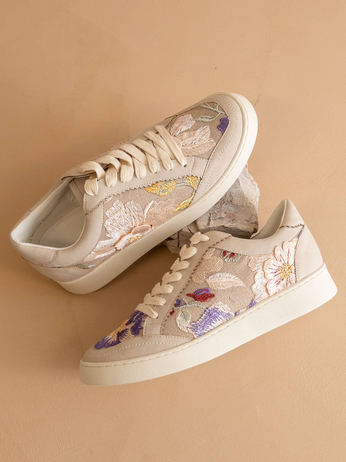 OASIS SOCIETY - The Tammi | Light Grey Floral Applique Sneaker