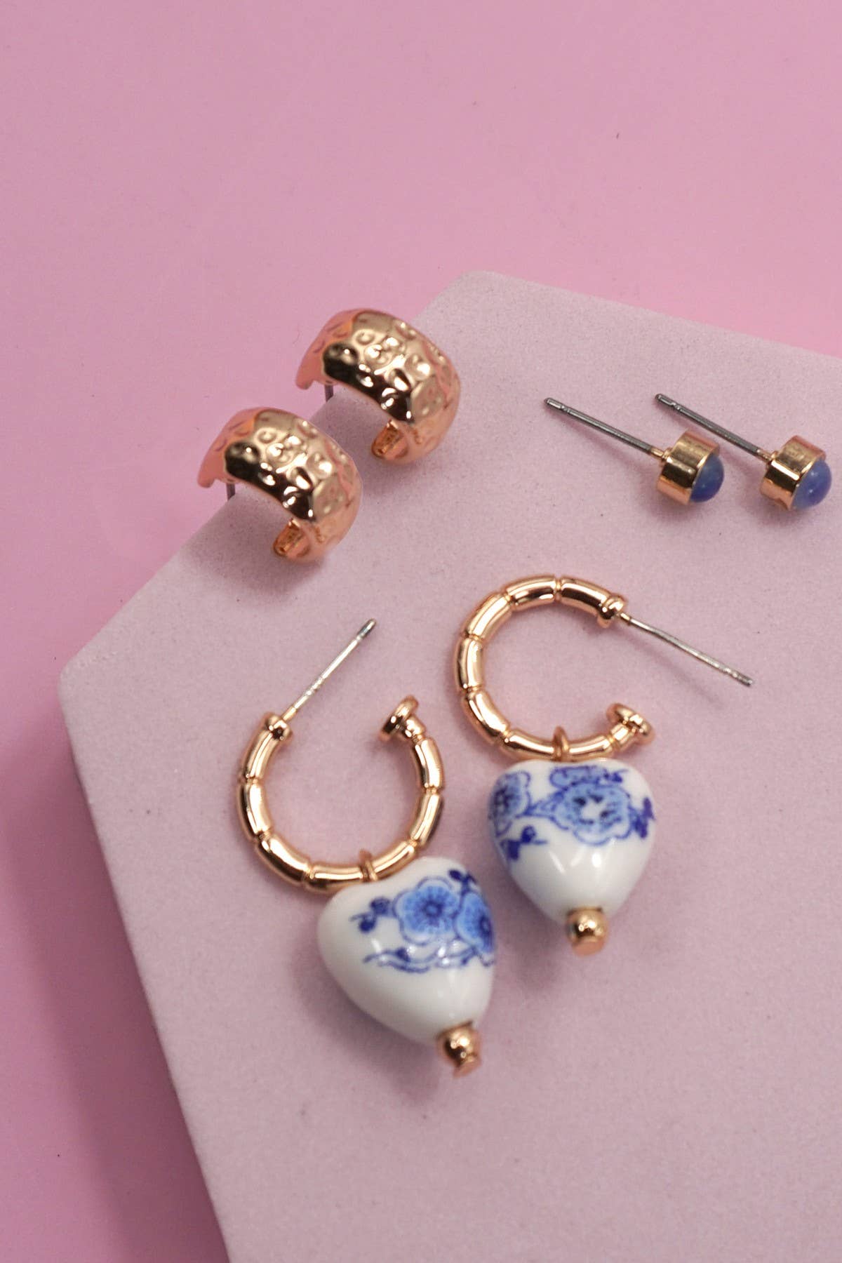 JOSSLYN by wall to wall - BLUE CERAMIC PORCELAIN TRIO HUGGIE HOOP EARRINGS | 80E6524