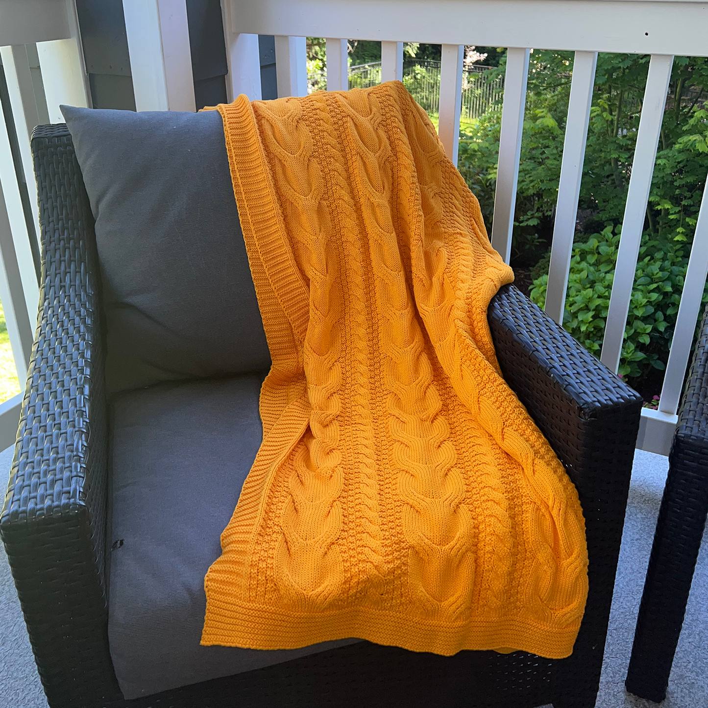 Chloe & Lex - Dahlia Orange Cableknit Cotton Throw Blanket Home Decor