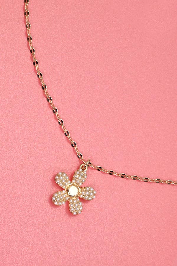 JOSSLYN by wall to wall - PEARL FLOWER CHARM NECKLACE | 80N438