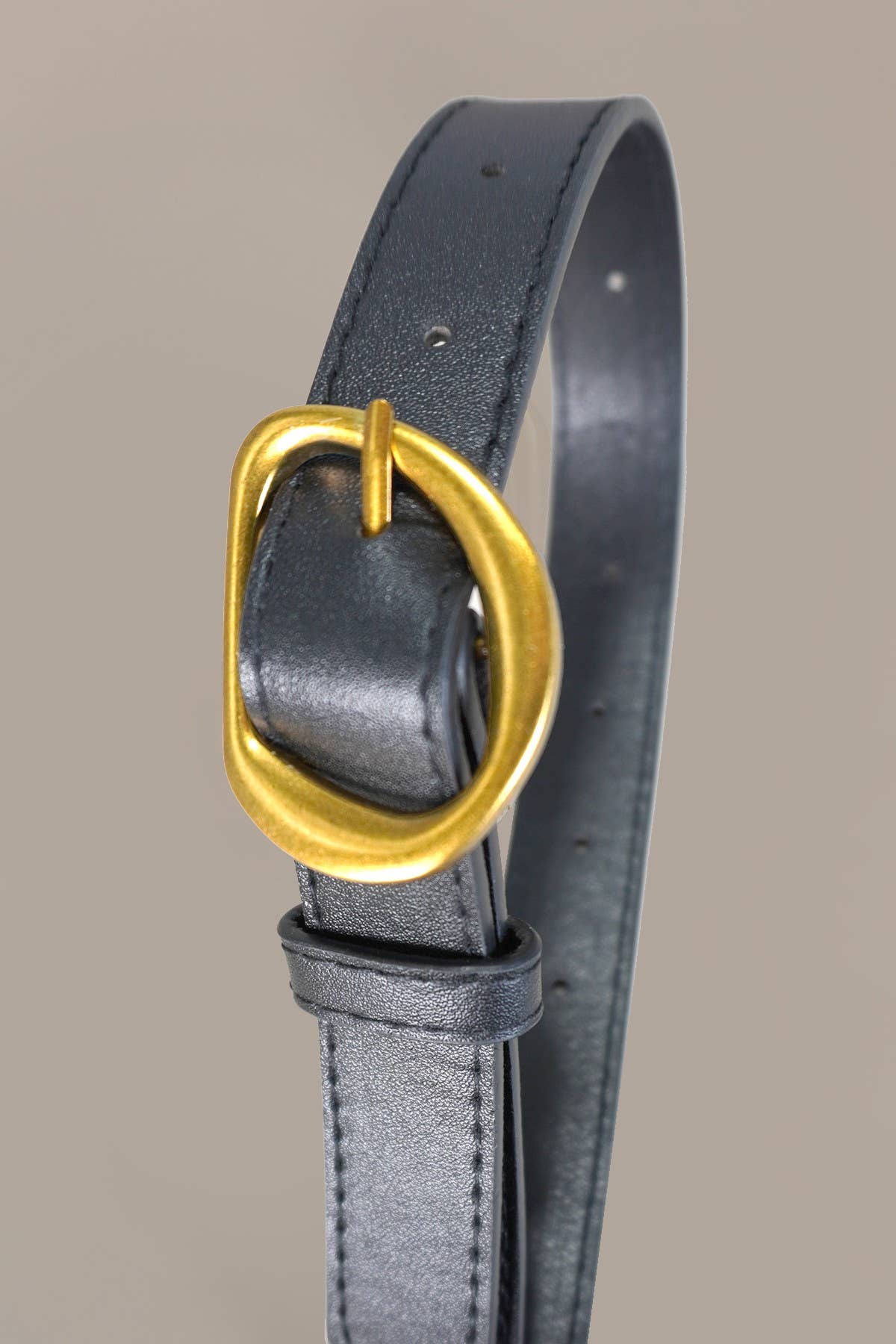 JOSSLYN by Wall to Wall - CONTOUR OVAL SHAPED FAUX LEATHER BUCKLE BELT | 40BT643