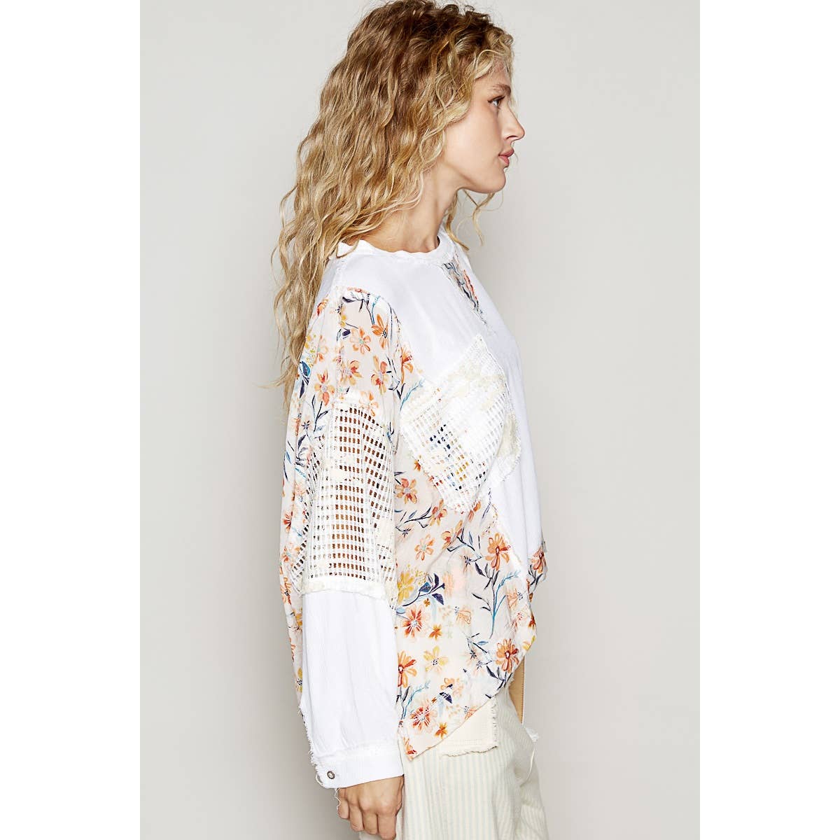 Pol Clothing - Round neck long sleeve floral print contrast top