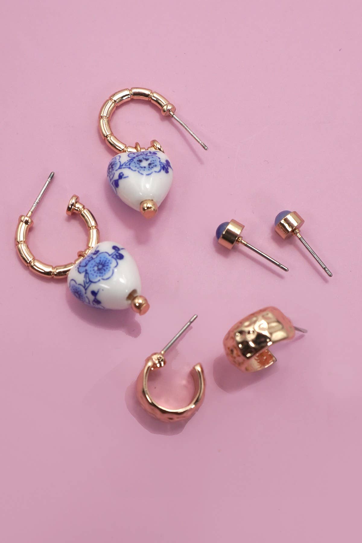 JOSSLYN by wall to wall - BLUE CERAMIC PORCELAIN TRIO HUGGIE HOOP EARRINGS | 80E6524
