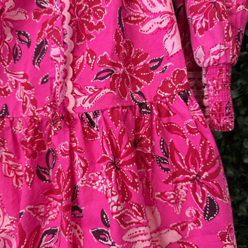 Long sleeve floral w/ scalloped edges