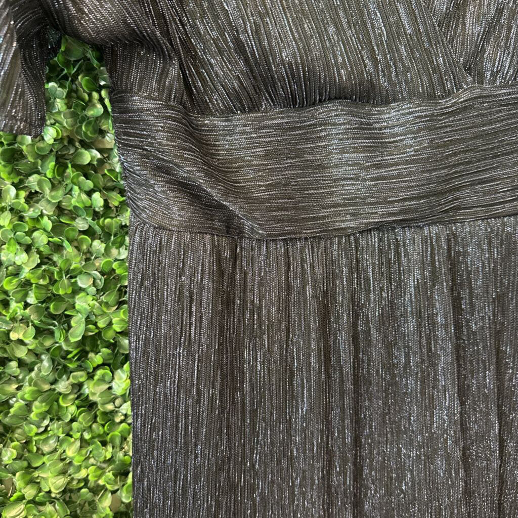 Short sleeve mid length glittery dress