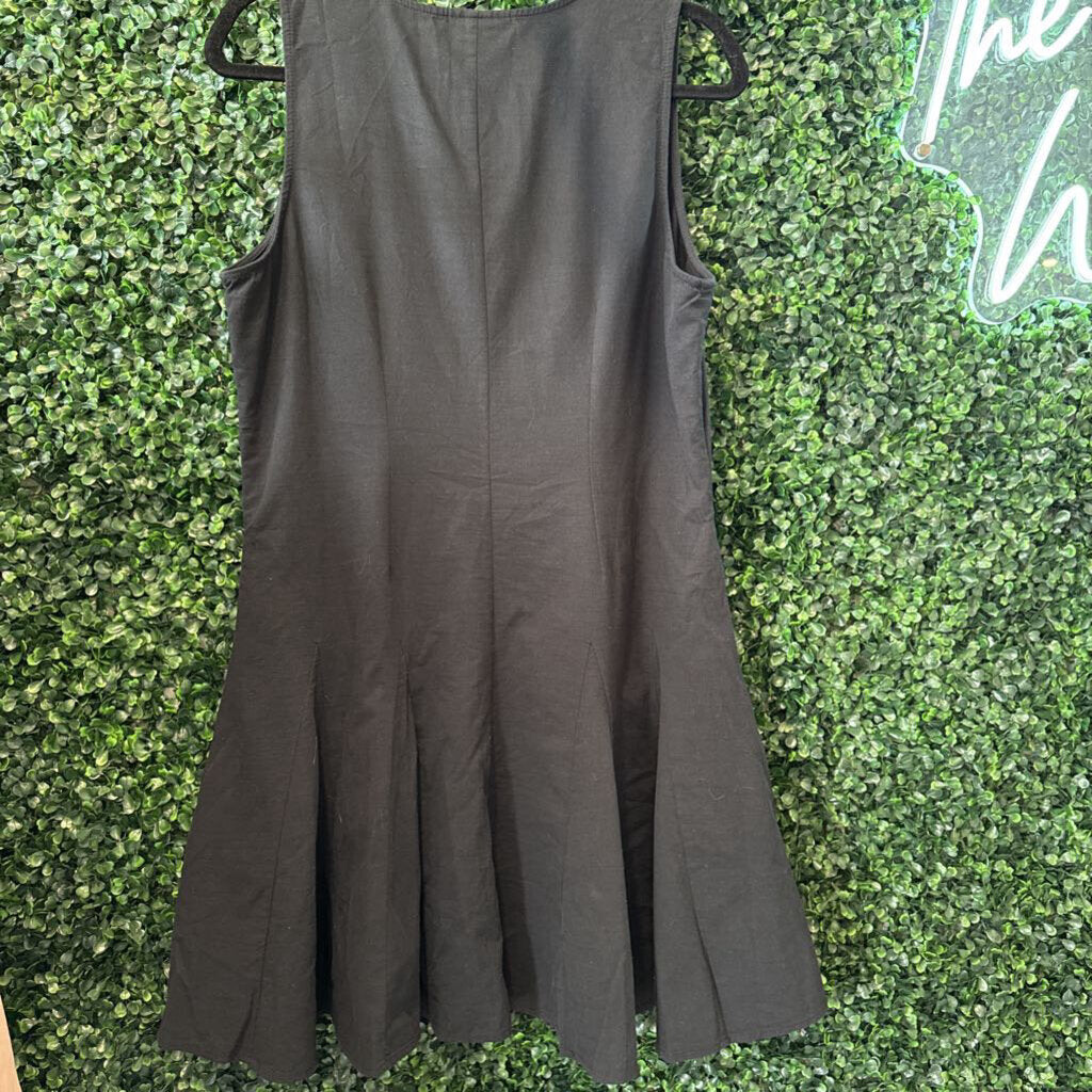 Sleeveless button up dress