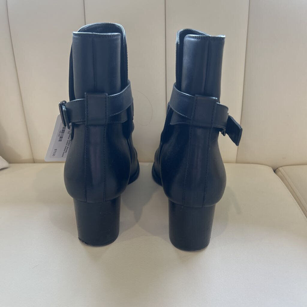 Manolo Leather Ankle heeled boots