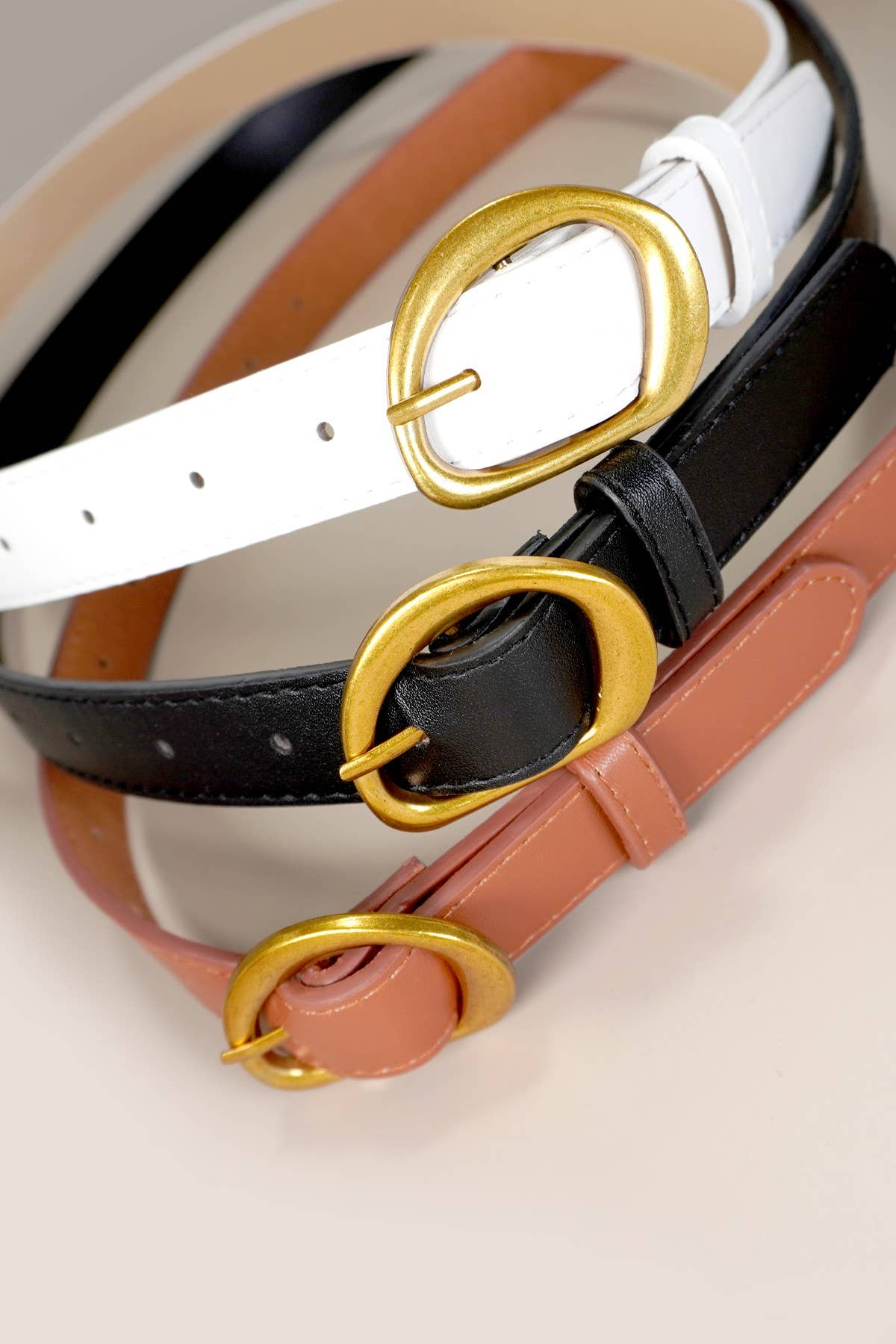 JOSSLYN by Wall to Wall - CONTOUR OVAL SHAPED FAUX LEATHER BUCKLE BELT | 40BT643