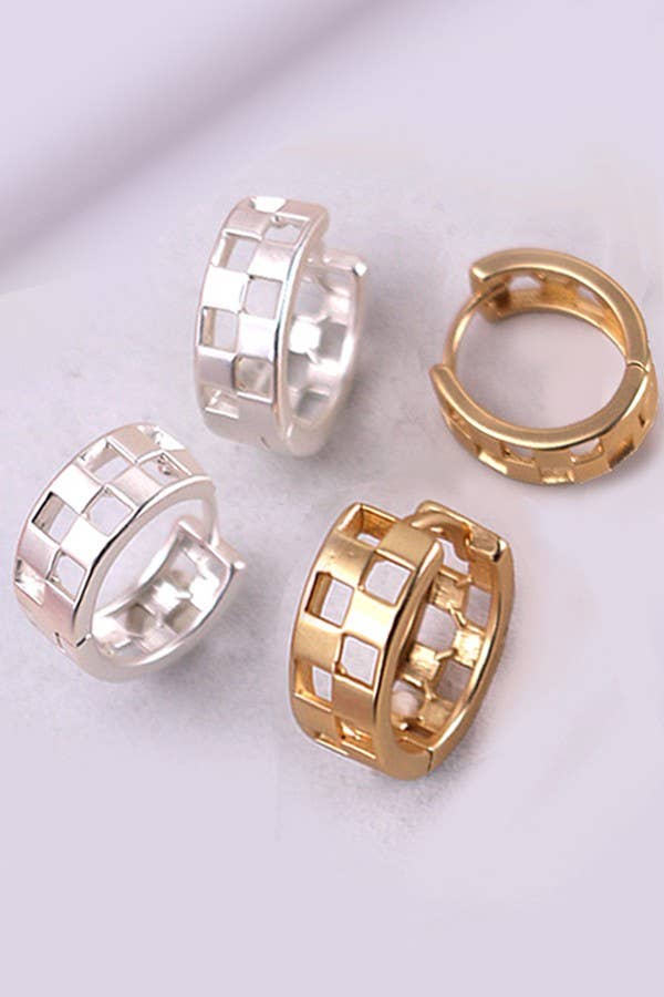JOSSLYN by Wall to Wall - MINI CUTOUT CHECKER HOOP HUGGIE EARRING | 80E2440
