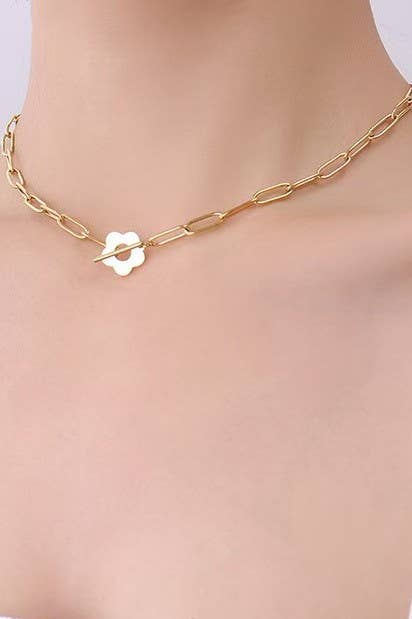 JOSSLYN by Wall to Wall - STAINLESS STEEL TARNISH FREE FLOWER TOGGLE NECKLACE | 40H343