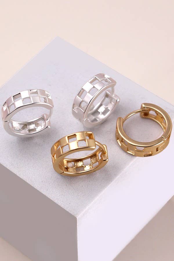 JOSSLYN by Wall to Wall - MINI CUTOUT CHECKER HOOP HUGGIE EARRING | 80E2440