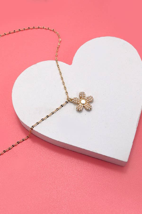 JOSSLYN by wall to wall - PEARL FLOWER CHARM NECKLACE | 80N438