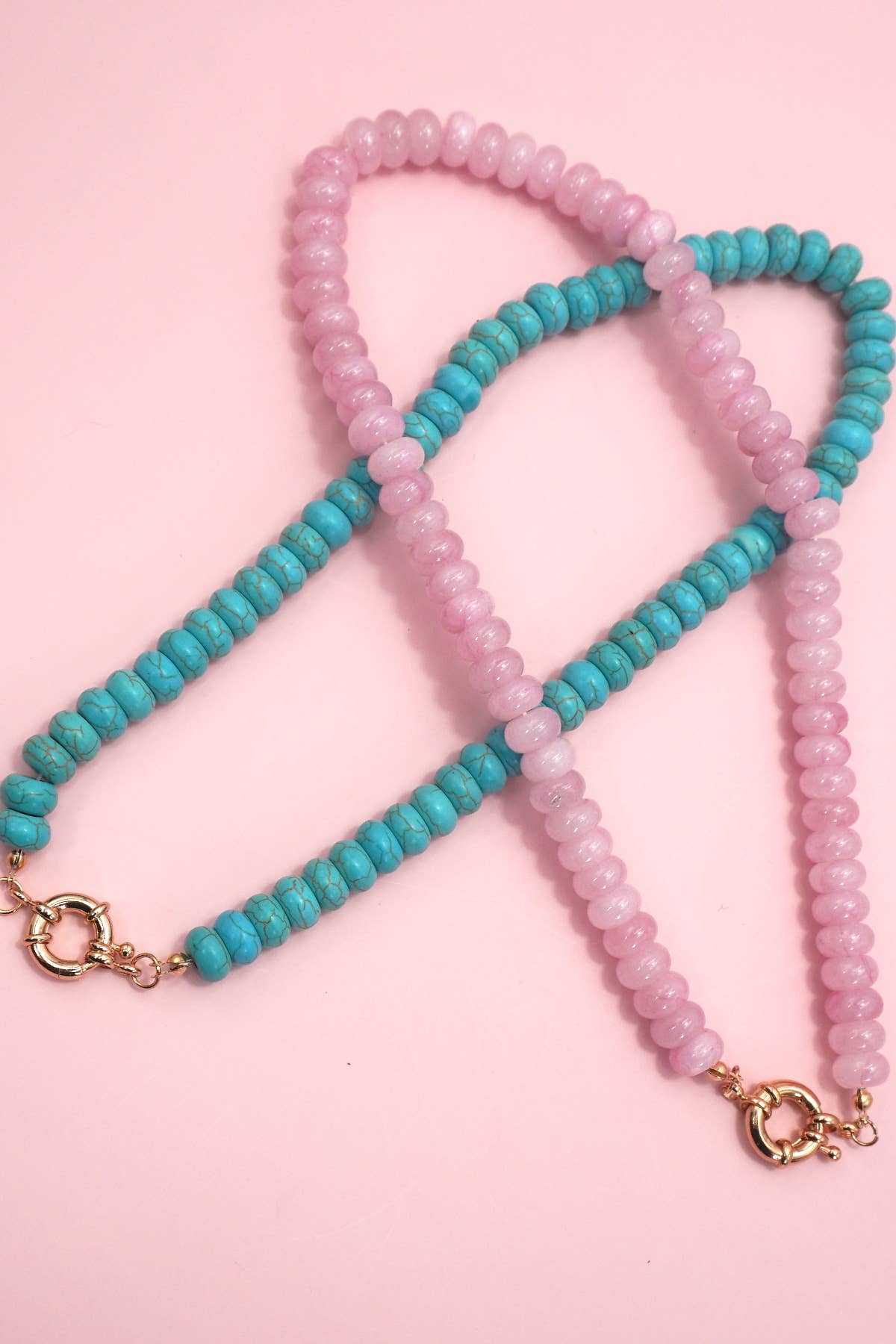 JOSSLYN by wall to wall - NATURAL STONE CHARM SPRING CLASP BEADED NECKLACE | 40NK9461