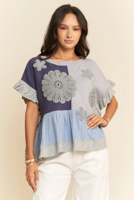 Davi & Dani textured ruffled top