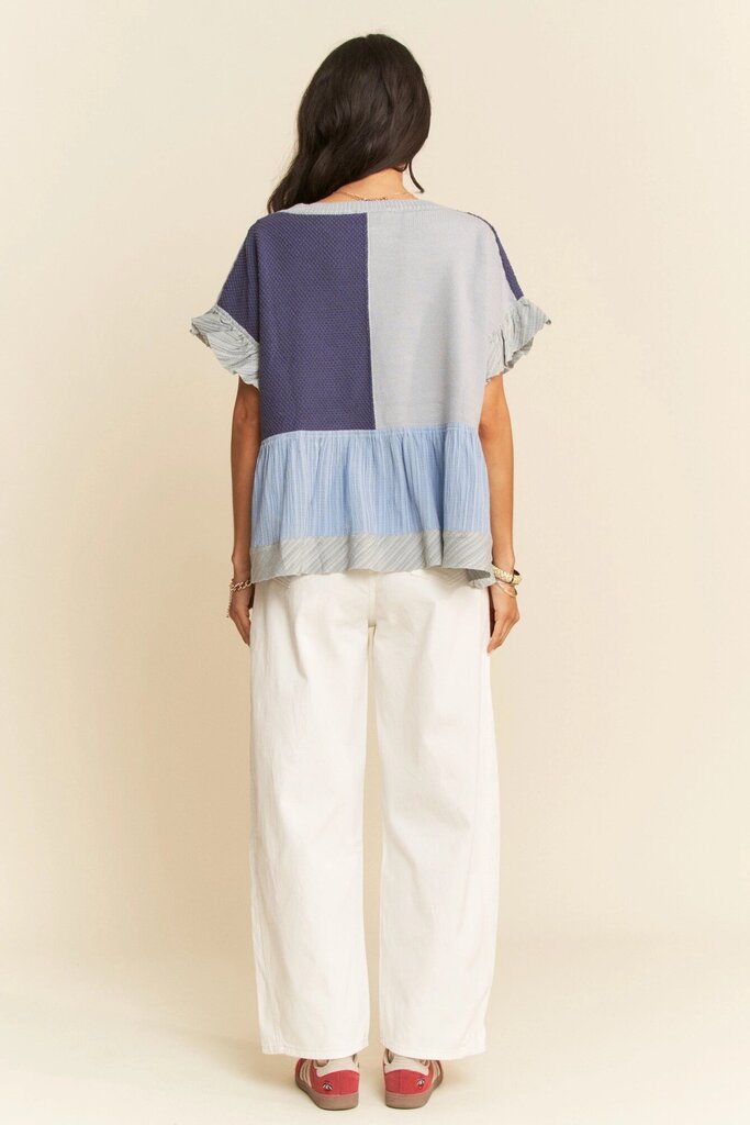 Davi & Dani textured ruffled top