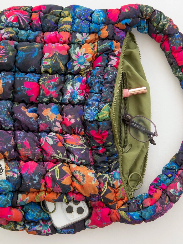 Puffy fit it all bag