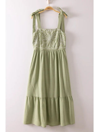 Embroidered sleeveless midi dress