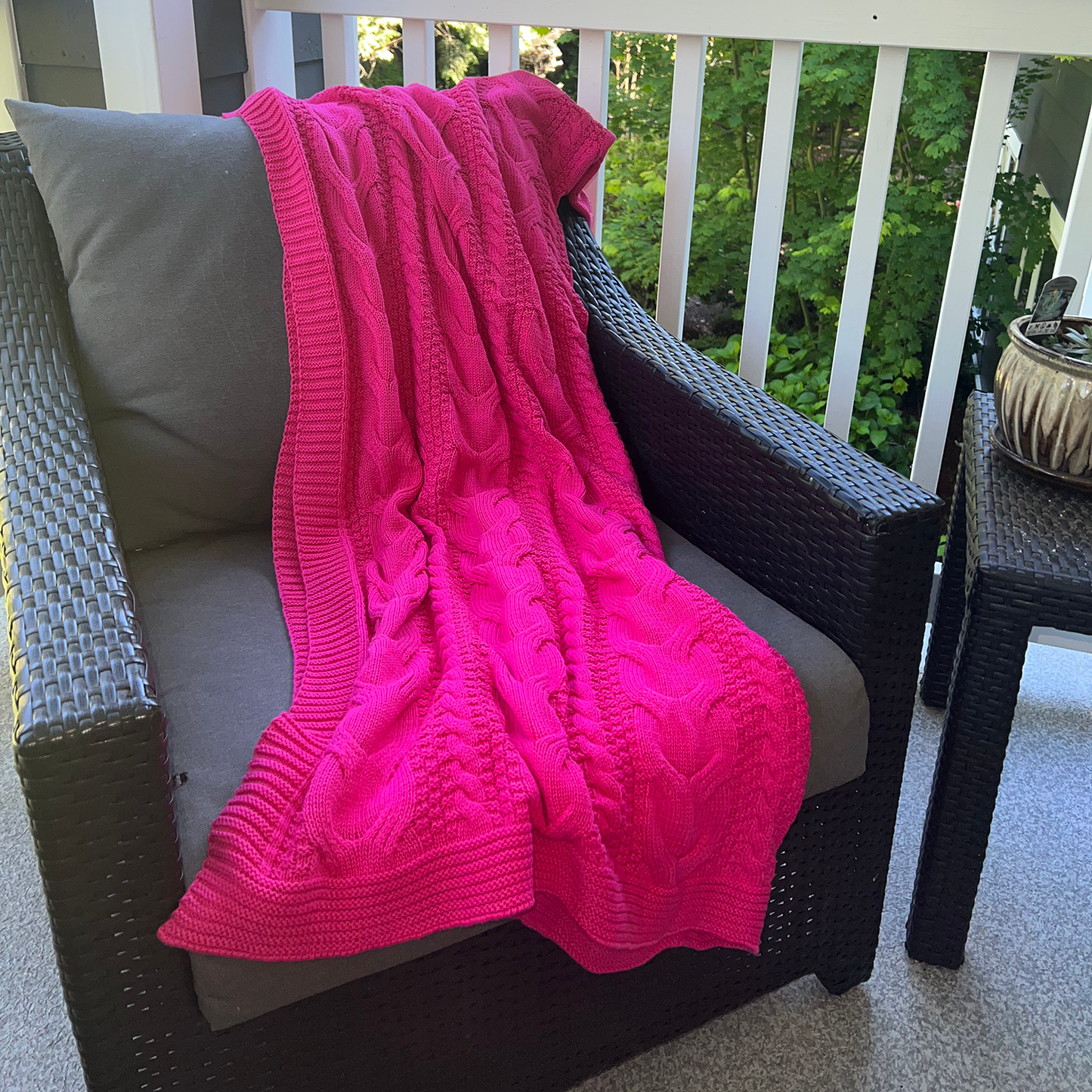 Chloe & Lex - Bright Pink Cableknit Pure Cotton Throw Blanket Home Decor