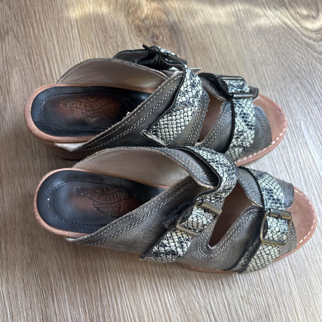 Slip on snake print