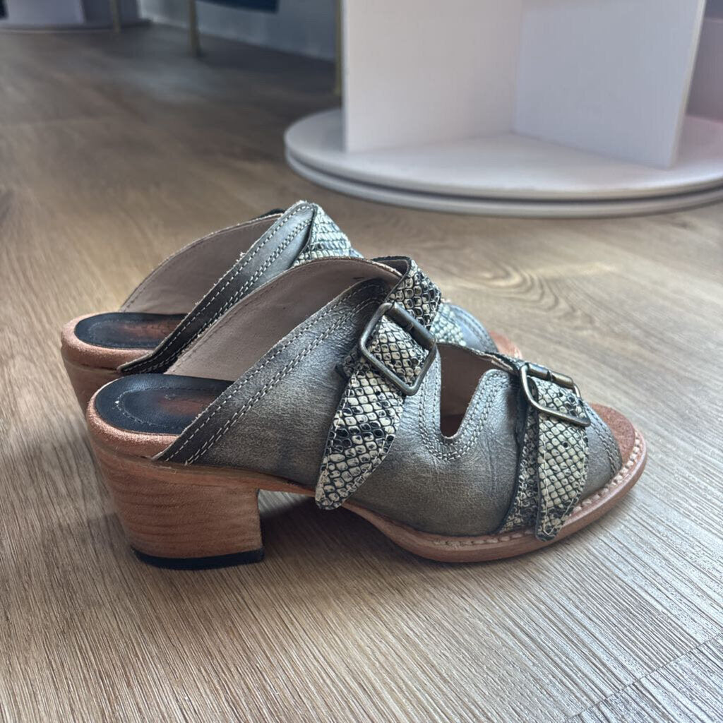 Slip on snake print