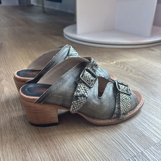 Slip on snake print