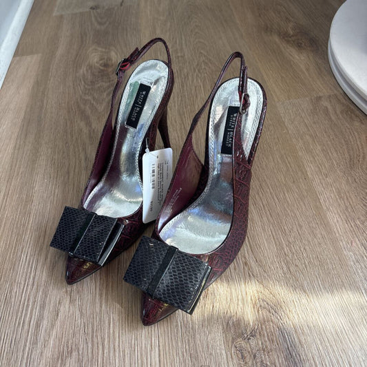 Snake print high heel w/ bow