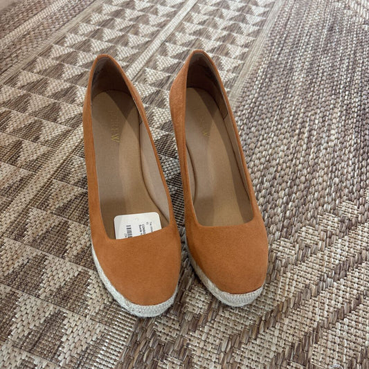 Suede heel