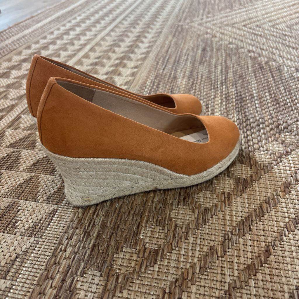Suede heel