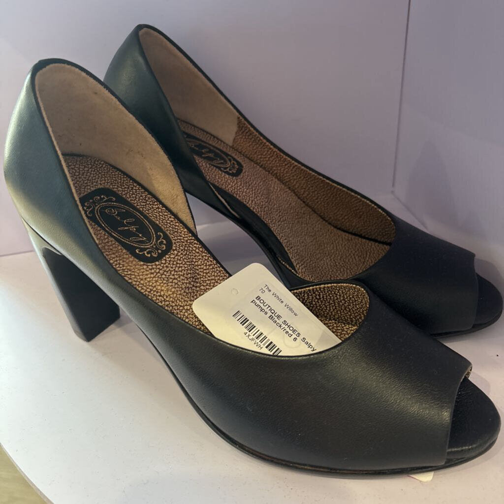Peep toe pumps