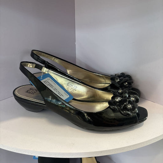 Short slingback heel w/ flower