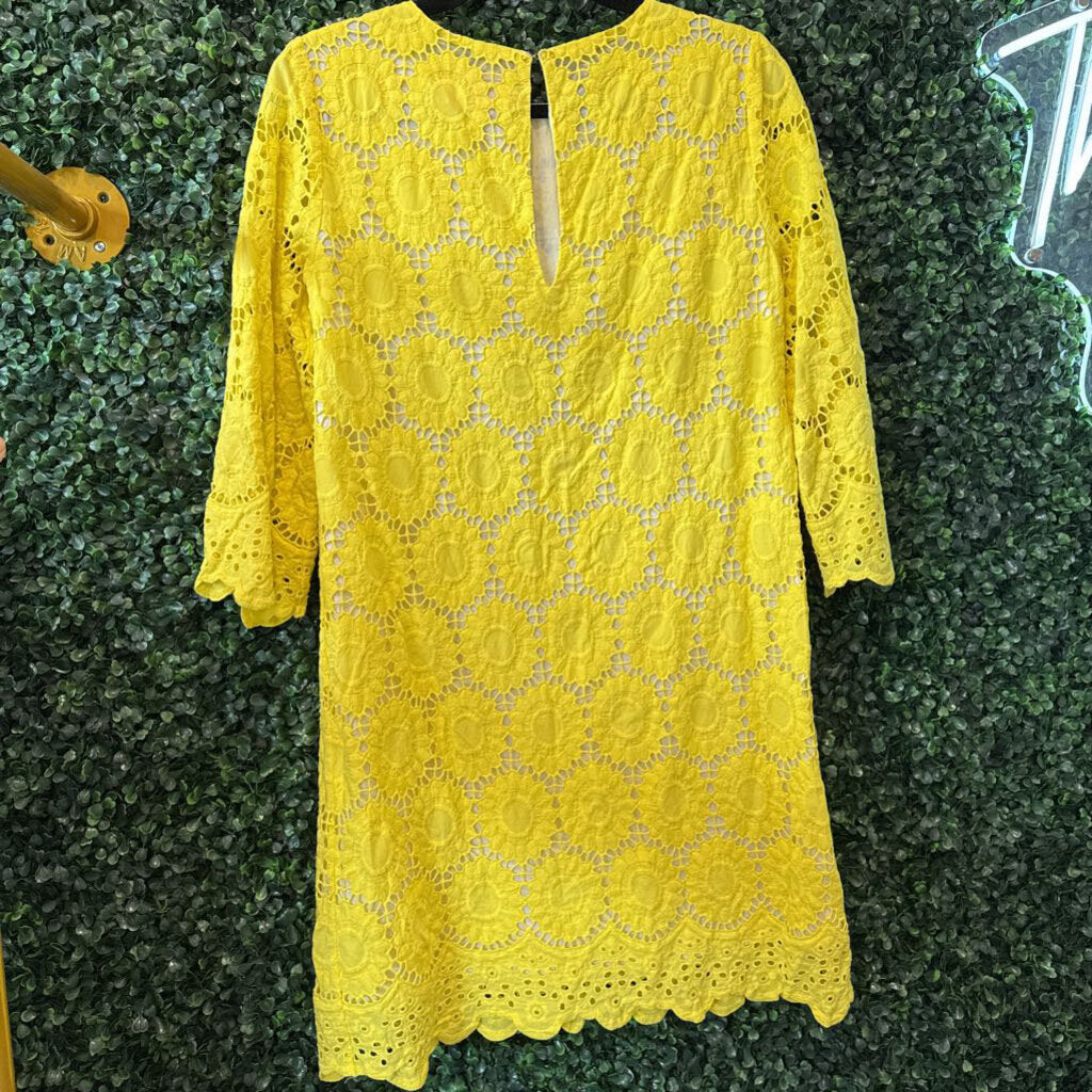 3/4 sleeve eyelet w/ scallops
