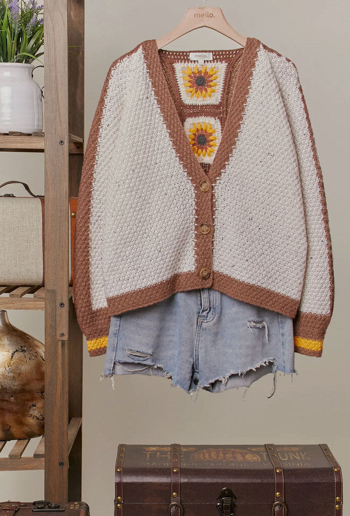 Mello Color block sunflower v neck