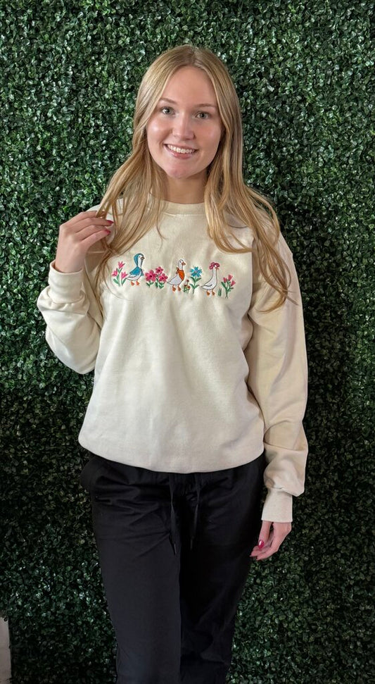 Spring goose embroidered crewneck