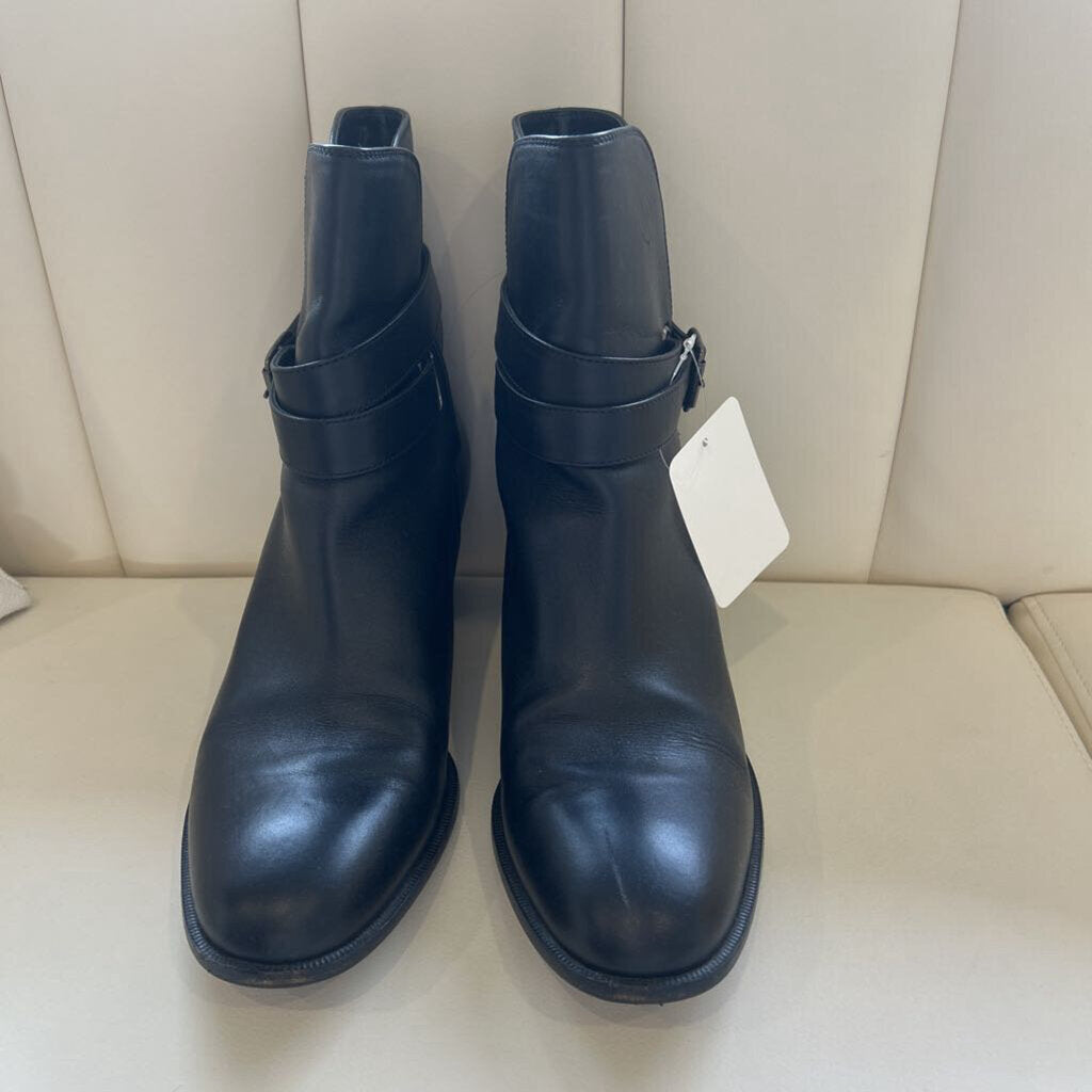 Manolo Leather Ankle heeled boots