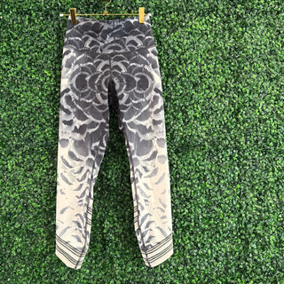 Gray and white circle print Lululemon leggings, pre-loved consignment activewear