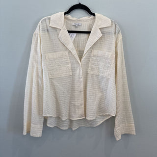 3/4 sleeve button up top
