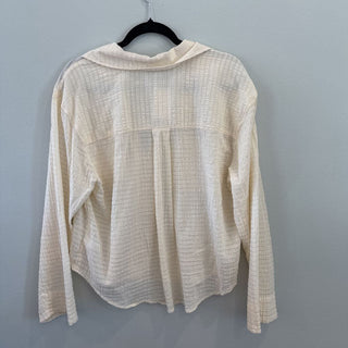 3/4 sleeve button up top