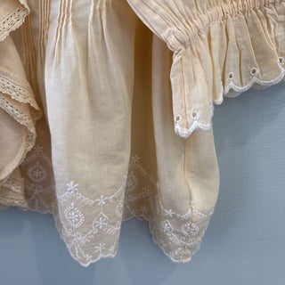Short sleeve top w/ front ruffle