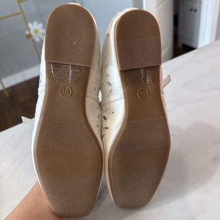 Eyelet ballet flat