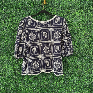 Short sleeve embroidered blouse