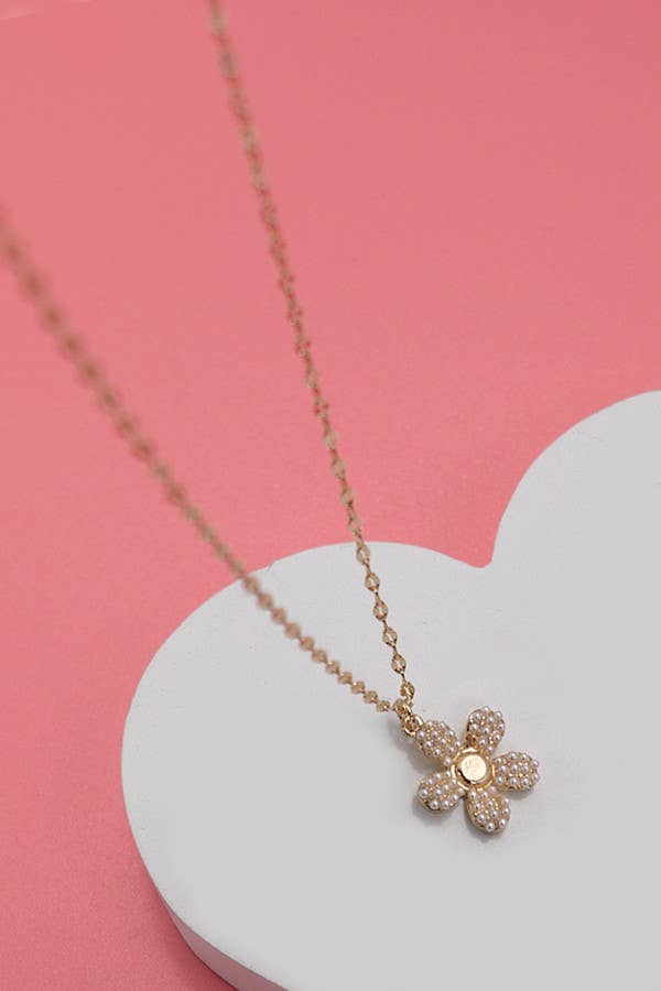 JOSSLYN by wall to wall - PEARL FLOWER CHARM NECKLACE | 80N438